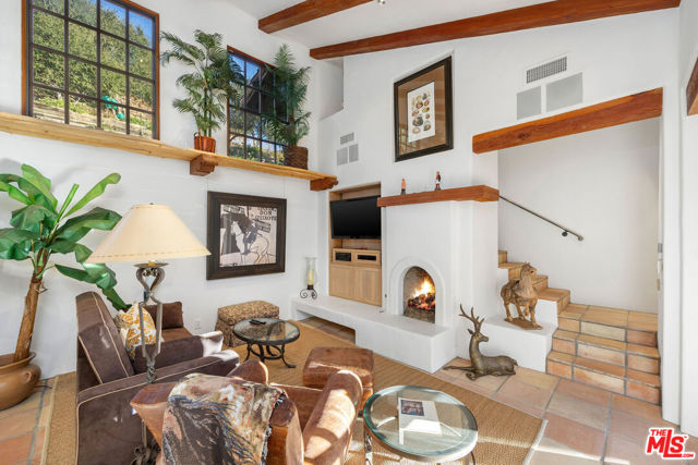 25127 Jim Bridger Road, Hidden Hills CA: https://media.crmls.org/mediaz/2ec8b316-2cf5-4de8-bc0b-f7b2e0ba55ac.jpg