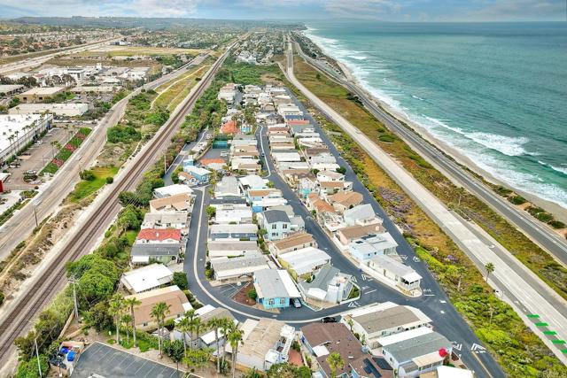 6496 Friendly Place, Carlsbad CA: https://media.crmls.org/mediaz/2ec8e9e5-451a-4fdb-9650-2319374b591a.jpg