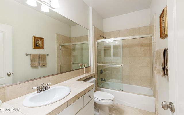 20769 Lugano Way, Porter Ranch CA: https://media.crmls.org/mediaz/2ec905fa-f17c-4572-9669-2e8e940790e9.jpg