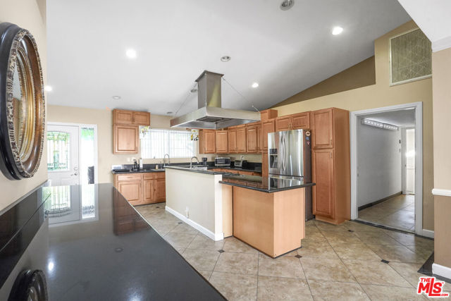 7017 Vicky Avenue, West Hills CA: https://media.crmls.org/mediaz/2ec936b2-c837-4a02-9a6b-f1a3c33c3036.jpg
