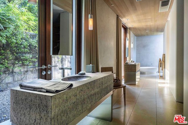 7596 Sonoma Mountain Road,  CA: https://media.crmls.org/mediaz/2ec943cc-97f5-43e9-913a-656a006d2626.jpg