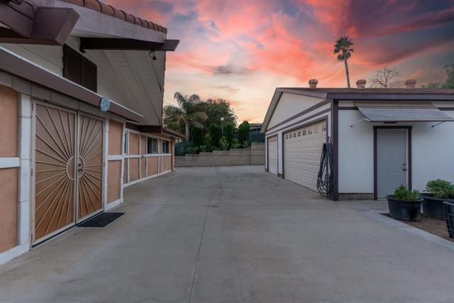732 Hamilton Lane, Fallbrook CA: https://media.crmls.org/mediaz/2ec979f5-2792-430b-87bc-2b15f5a2c8be.jpg