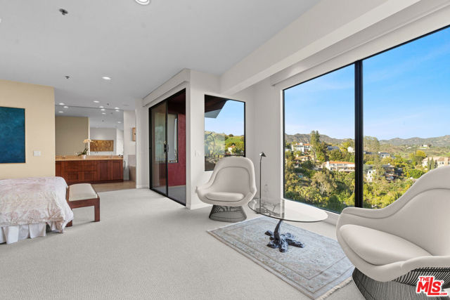 2204 Maravilla Drive, Los Angeles CA: https://media.crmls.org/mediaz/2ec9f329-7010-4fbb-988e-deec2db5540a.jpg