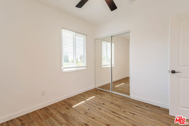 1812 West Glenoaks Boulevard, D photo 19