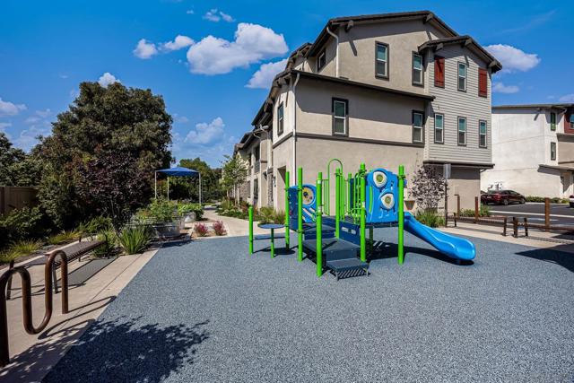 8383 Yellowstone St, Lemon Grove CA: https://media.crmls.org/mediaz/2eca7d7c-d822-4d26-a980-23082699d274.jpg