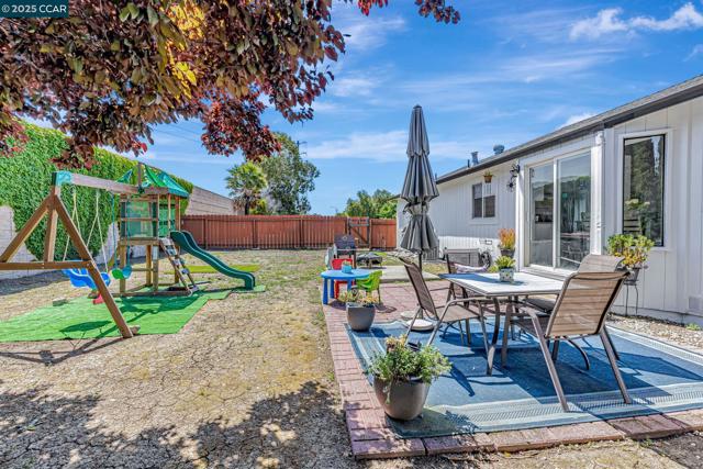 1771 Schooner Way, Pittsburg CA: https://media.crmls.org/mediaz/2eca9923-d8da-429c-8976-46daba3260f8.jpg