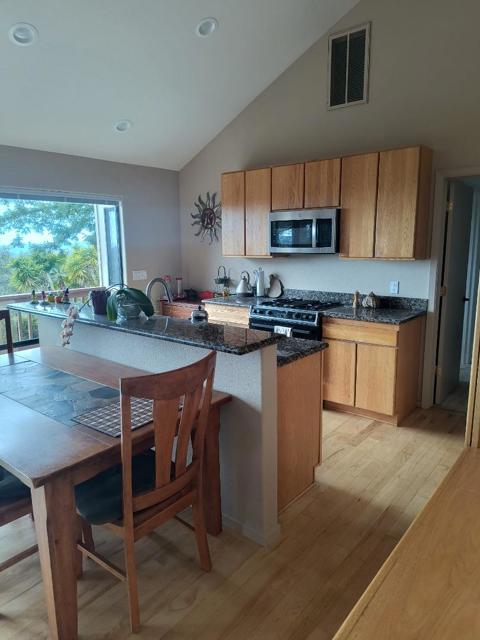 1380 Amaya Ridge Road, Soquel CA: https://media.crmls.org/mediaz/2ecae15b-1e88-457b-9e5f-defb9371bc56.jpg