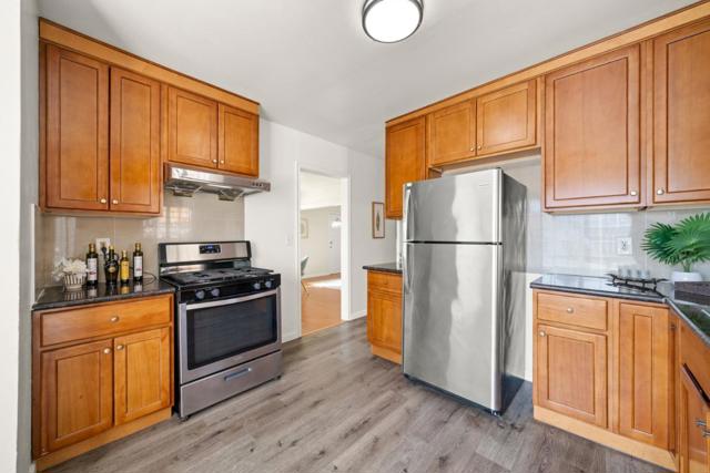 2523 23rd Avenue, Oakland CA: https://media.crmls.org/mediaz/2ecae90b-4db9-4970-9513-6f8d2524f12d.jpg