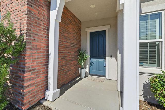 Image 4 of 69 For 18664 White Moon Drive