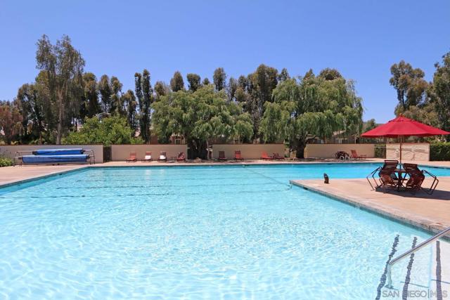 17489 Carnton Way, San Diego CA: https://media.crmls.org/mediaz/2ecb800f-4417-4bdf-8516-54ce5079fe34.jpg