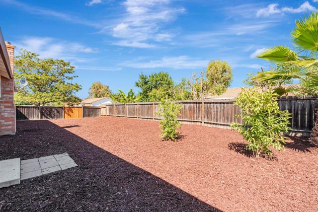 4858 Rue Toulon Court, San Jose CA: https://media.crmls.org/mediaz/2ecc402c-3796-45ba-9f6d-ef1de855f521.jpg