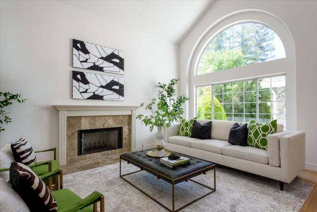 18 Melvin Henry Court, Redwood City CA: https://media.crmls.org/mediaz/2ecc40af-9ff3-4a63-9339-19e65b04a8fc.jpg