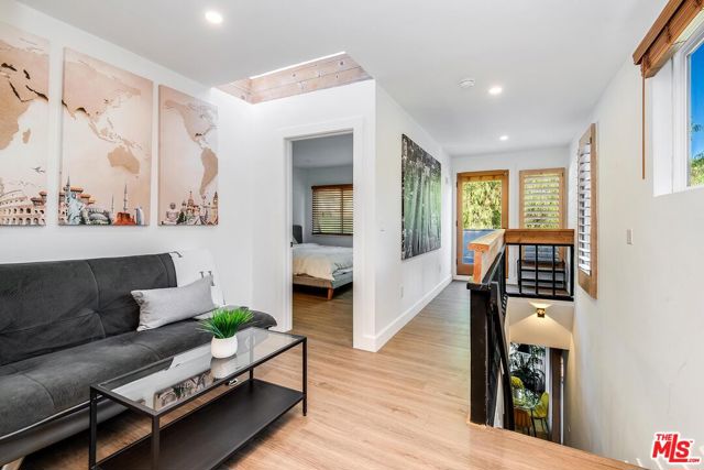 9622 Highland Gorge Drive, Beverly Hills CA: https://media.crmls.org/mediaz/2eccf3d5-2f97-4d98-8ec3-2d579b010635.jpg