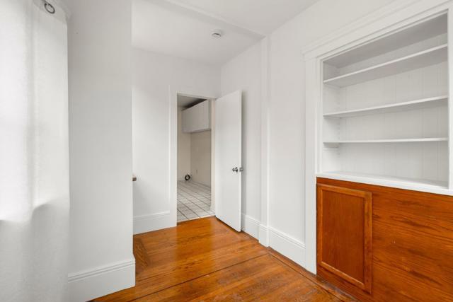 189 Lee Avenue, San Francisco CA: https://media.crmls.org/mediaz/2eccfed0-18cf-4af6-b2d2-3adb3fef61e2.jpg