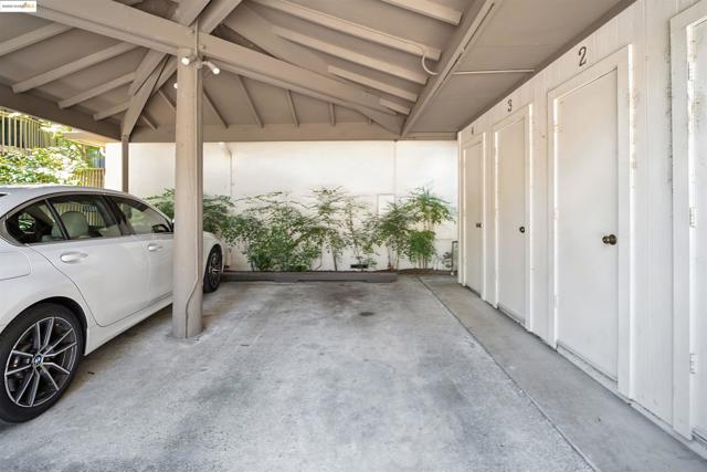 917 Hough Ave, Lafayette CA: https://media.crmls.org/mediaz/2ece27ad-8ef3-4962-b28a-56645c6b3023.jpg