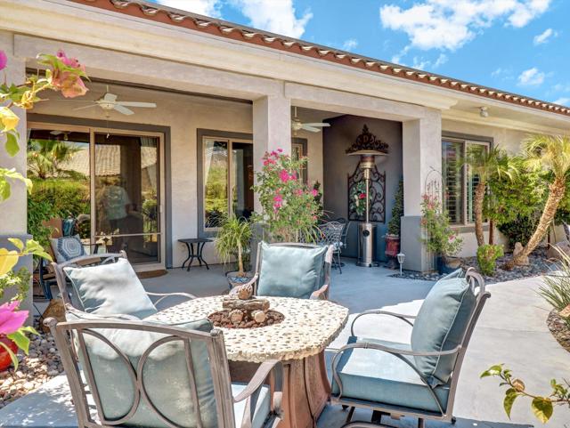 40882 Calle Claro, Indio CA: https://media.crmls.org/mediaz/2ece6493-6245-4935-9302-8950566b33ff.jpg