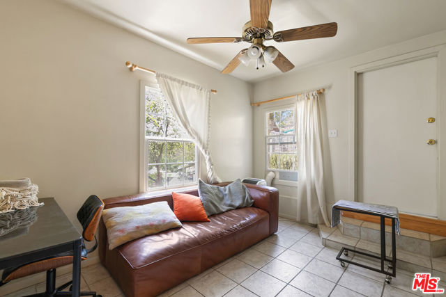 11320 Alethea Drive, Sunland CA: https://media.crmls.org/mediaz/2ecfabbb-e1ca-42d8-ac2e-9c5c1598ae9e.jpg