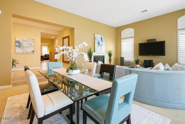 1464 Twin Tides Place, Oxnard CA: https://media.crmls.org/mediaz/2ecfb032-bab5-4673-99a0-b2c4f014404f.jpg