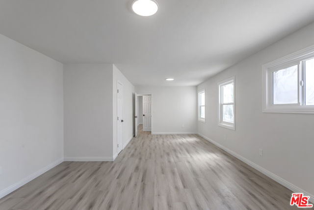 11119 S Denker Avenue, Los Angeles CA: https://media.crmls.org/mediaz/2ed0c14c-18f8-4a4a-b4ac-eb19dfdddef5.jpg