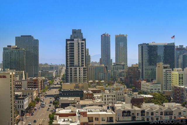 555 Front St, San Diego CA: https://media.crmls.org/mediaz/2ed0d18d-2833-400f-99f9-42a816441ea3.jpg
