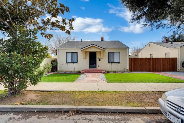 427 Ellis Street, King City CA: https://media.crmls.org/mediaz/2ed10c2a-aa90-4a3a-beb1-9f0c714afc80.jpg