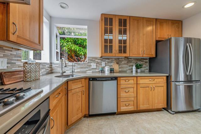 642 Lomita Avenue, Millbrae CA: https://media.crmls.org/mediaz/2ed1c391-8382-4d0b-8d76-6b0c78cd9ff9.jpg