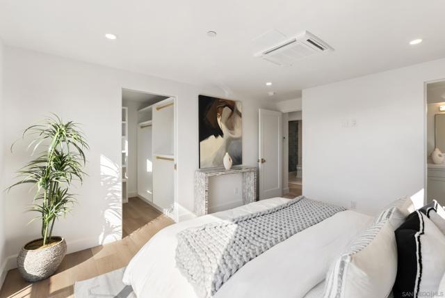 720 Nantasket Ct, San Diego CA: https://media.crmls.org/mediaz/2ed1e152-708a-4be5-a05f-a90b4a5010ee.jpg