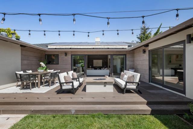 34 Carriage Court, Los Altos CA: https://media.crmls.org/mediaz/2ed207ba-0974-47a3-9870-89f3f121398f.jpg