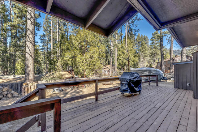 53340 Idyllbrook Drive, Idyllwild CA: https://media.crmls.org/mediaz/2ed304d9-4436-4e60-94dd-efda076624fa.jpg