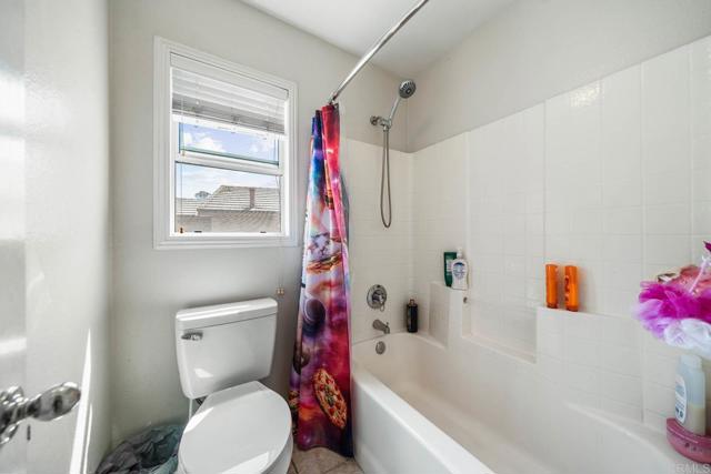 2552 Saddlehorn Drive, Chula Vista CA: https://media.crmls.org/mediaz/2ed34a3c-094d-404e-993a-37fc409b792a.jpg