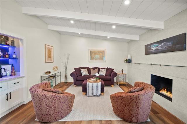 6641 Leyland Park Drive, San Jose CA: https://media.crmls.org/mediaz/2ed3ed28-3029-46bc-be79-e1e7ce67a50e.jpg