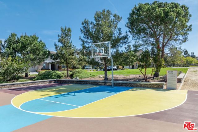 101 Stage, Irvine CA: https://media.crmls.org/mediaz/2ed53522-870b-4fa9-a521-e17d01c6cd46.jpg