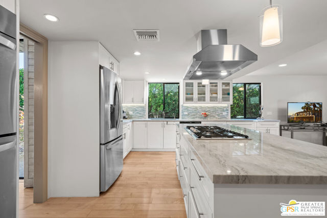 Image 16 of 66 For 2580 La Condesa Drive