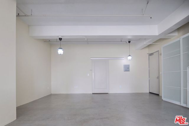 849 S Broadway, Los Angeles CA: https://media.crmls.org/mediaz/2ed55507-802a-449a-938e-ccd20f6a9d49.jpg