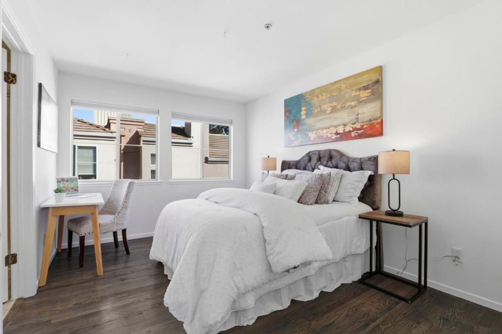 https://media.crmls.org/mediaz/2ed5ad0e-4561-45c1-ab2e-41275ea2d6a8.jpg?preset=X-Large