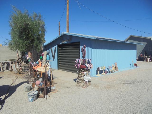 5682 Colorado River Road, Blythe CA: https://media.crmls.org/mediaz/2ed60bd4-5bc2-4322-9581-321547e5dc88.jpg