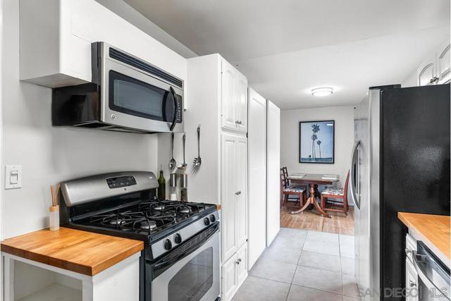 6120 Amaya Dr, La Mesa CA: https://media.crmls.org/mediaz/2ed6c757-d811-45c3-a3fc-cef98fcb55da.jpg