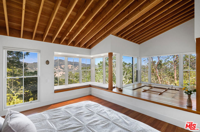 351 Wall Road, Napa CA: https://media.crmls.org/mediaz/2ed6cfd6-3281-445d-821d-628de24ecdab.jpg