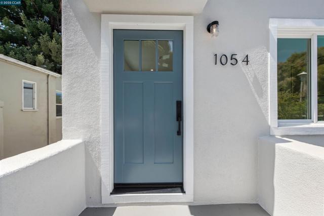 1054 Masonic Ave., Albany CA: https://media.crmls.org/mediaz/2ed77a5e-836e-468b-a3d4-f5b129cdfe1b.jpg