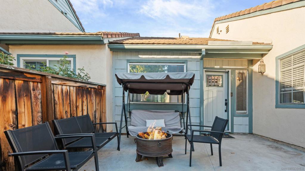 422 Devonshire Gln - photo 4