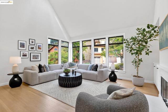 6475 Swainland Rd, Oakland CA: https://media.crmls.org/mediaz/2ed79d00-05e3-4a6d-92a4-a344a30a66a8.jpg