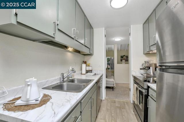 3051 Treat Blvd., Concord CA: https://media.crmls.org/mediaz/2ed7e993-ebf1-4f21-8076-d13408723595.jpg