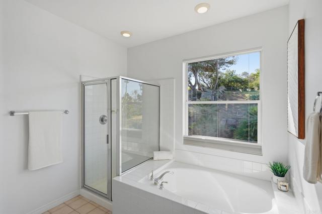 Detail Gallery Image 38 of 68 For 1921 Cresthaven Dr, Vista,  CA 92084 - 4 Beds | 3 Baths