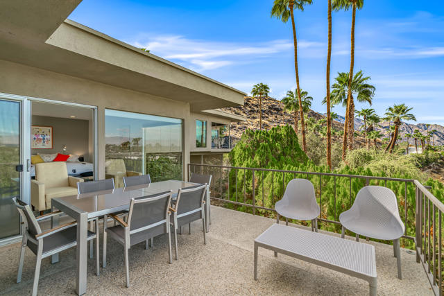 2002 Southridge Drive, Palm Springs, CA 92264