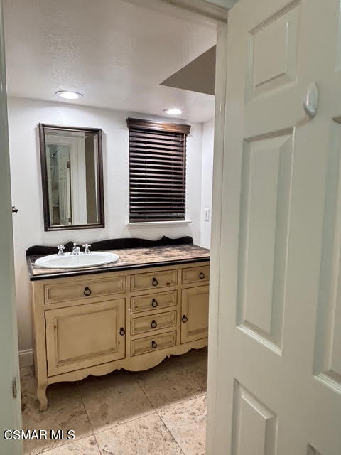 161 Teasdale Street, Thousand Oaks CA: https://media.crmls.org/mediaz/2ed985fa-48d2-4430-afd3-70b9a894ab6c.jpg