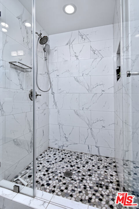 4512 Libbit Avenue, Encino CA: https://media.crmls.org/mediaz/2ed9bbf8-37a1-4557-a286-6d288c0724d0.jpg