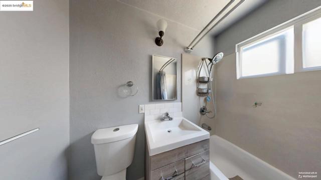 2120 E 22Nd St, Oakland CA: https://media.crmls.org/mediaz/2eda6caf-5a09-4fd8-87f4-4c3ef3c358c4.jpg