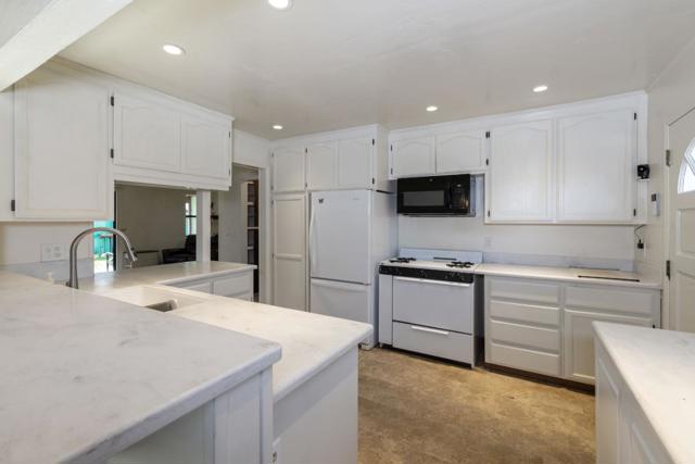 1315 El Dorado Avenue, Santa Cruz CA: https://media.crmls.org/mediaz/2edad4bd-c594-47d8-8e62-8202bb8730f8.jpg