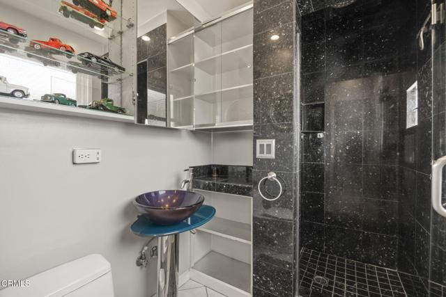 109 Shamrock Drive, Ventura CA: https://media.crmls.org/mediaz/2edb1ebd-927e-457c-9030-8f947be6b5d6.jpg