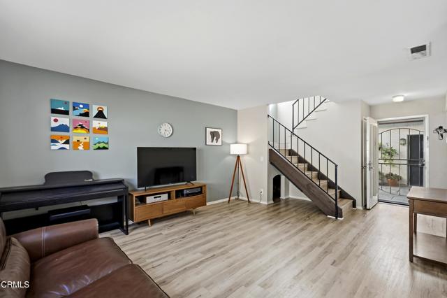 Detail Gallery Image 6 of 32 For 813 E Ponderosa Dr, Azusa,  CA 91702 - 4 Beds | 3 Baths